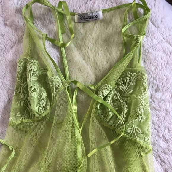 Sexy and Sweet Sheer Lingerie with Thong - Picture 4 of 6